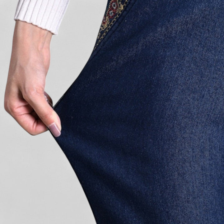 Nerisa - Jeans with Side Pockets and Elastic Waist